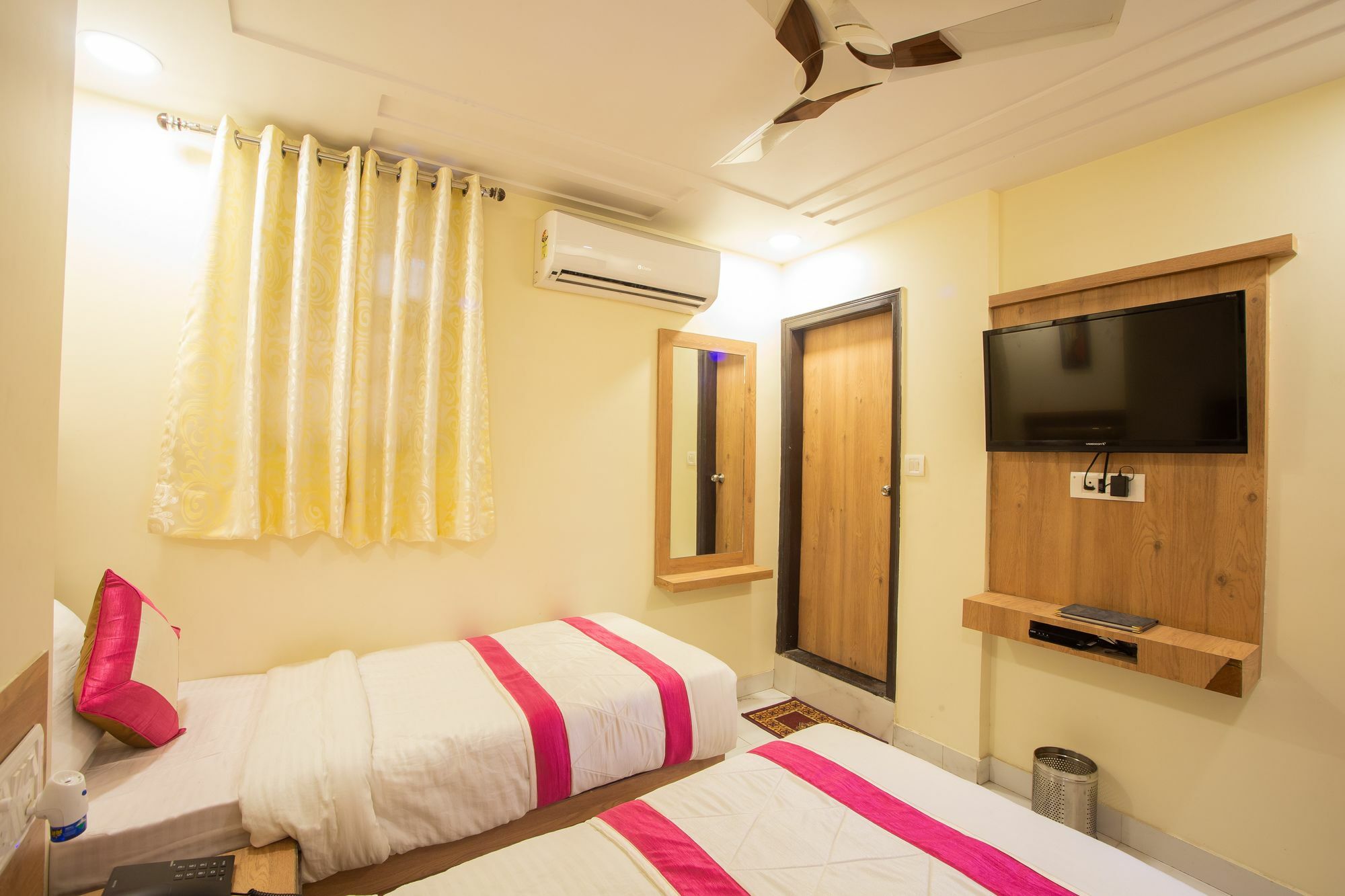 Hotel Sarthak Palace - By Pooja Hospitality New Delhi Luaran gambar